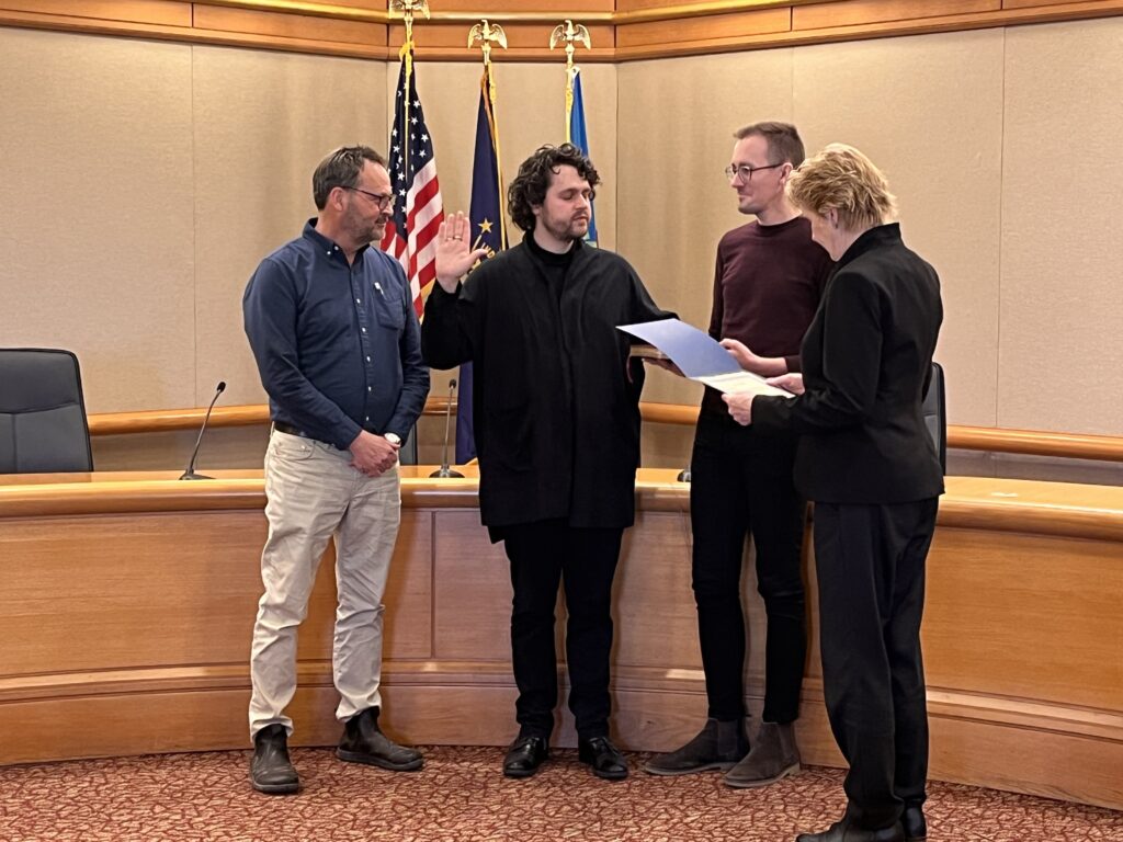 Commissioner Joseph Joyner being sworn in by Mayor Ferdon.